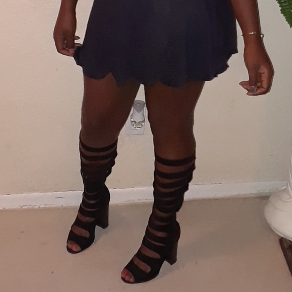 Boots - Picture 4 of 4